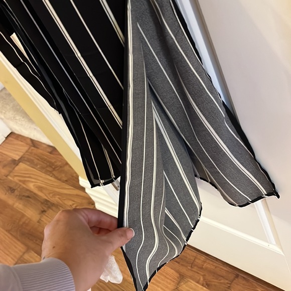 Suzy Shier. Jumpsuit. Halter tie. Open back - Picture 6 of 6